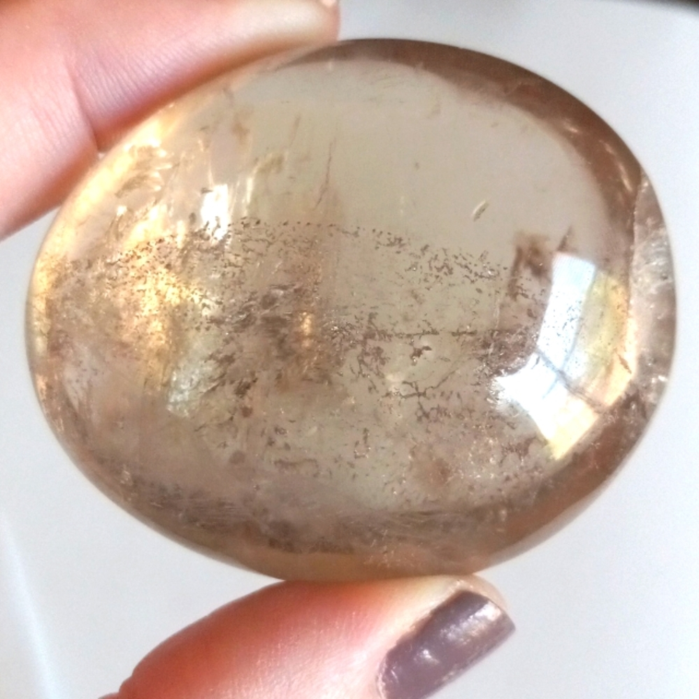 Garden Quartz crystal palmstone. 108g.
